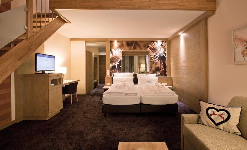 Hotel Panoramahotel Oberjoch 4*